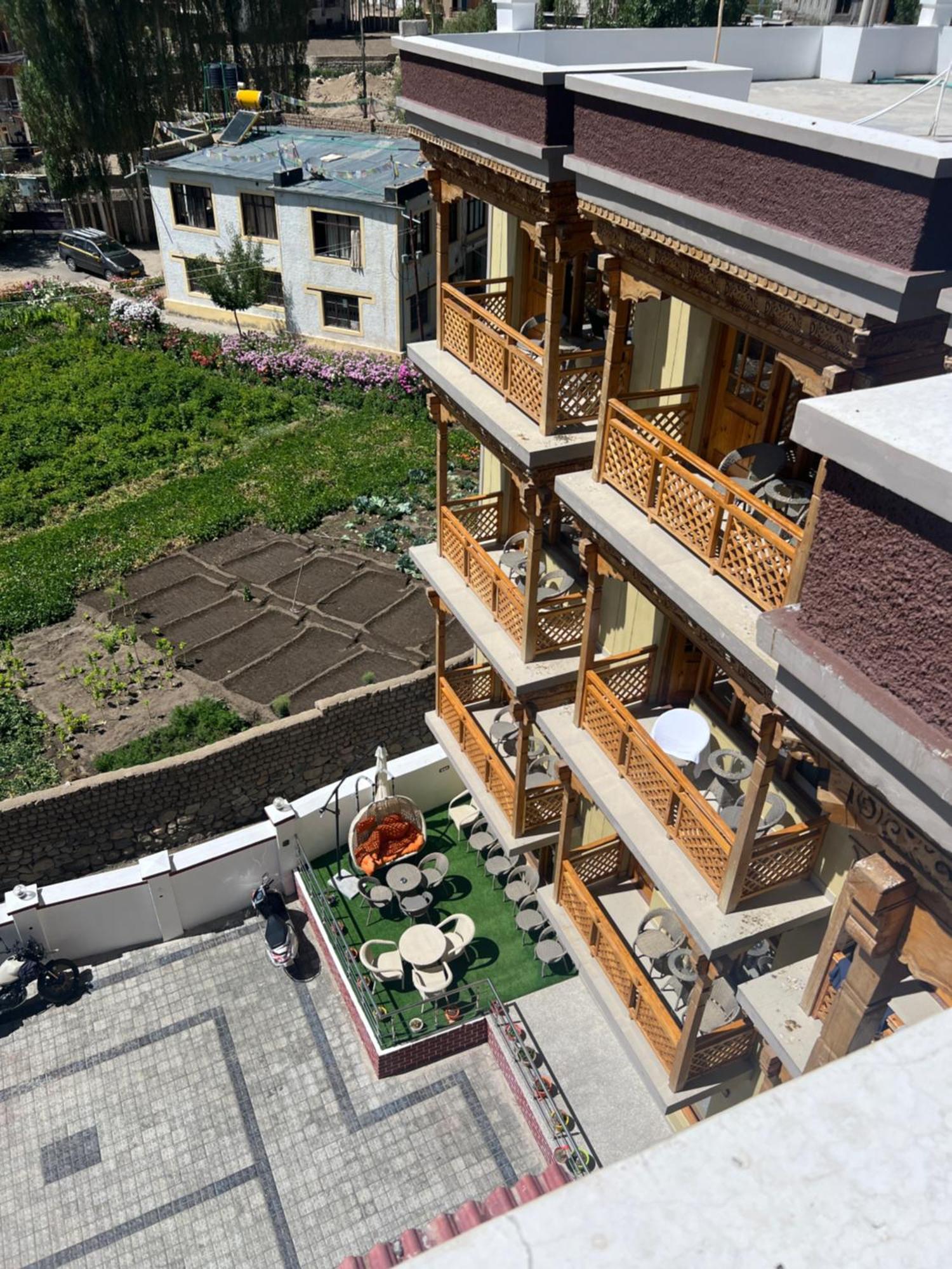 The Nangsay Hotel Leh Extérieur photo