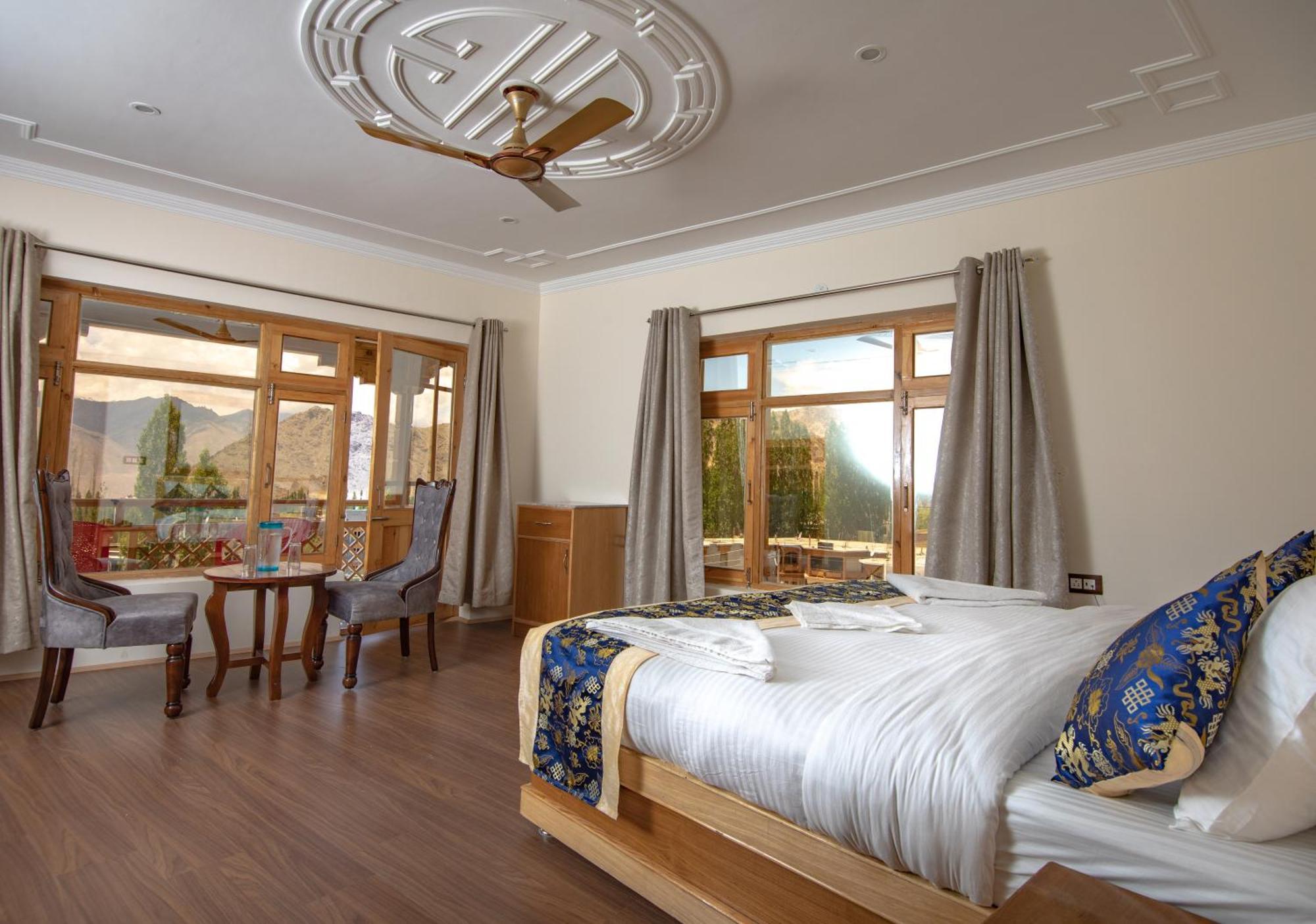 The Nangsay Hotel Leh Extérieur photo