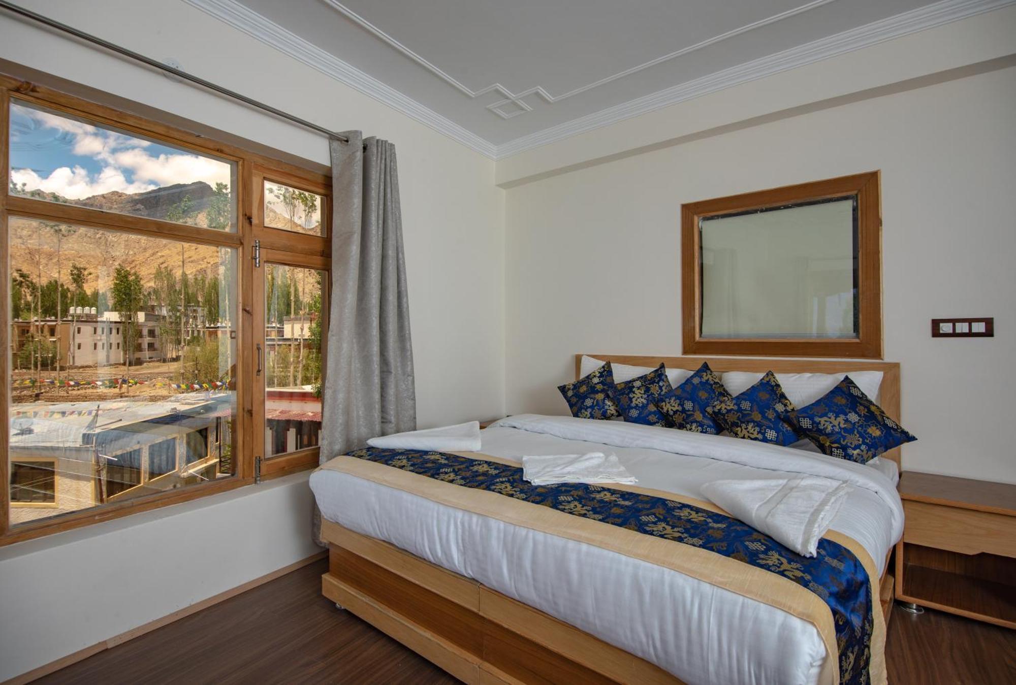 The Nangsay Hotel Leh Extérieur photo